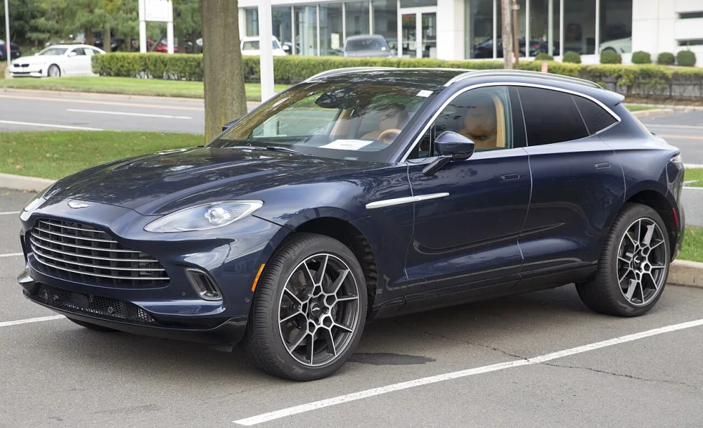 2022 Aston Martin DBX V8