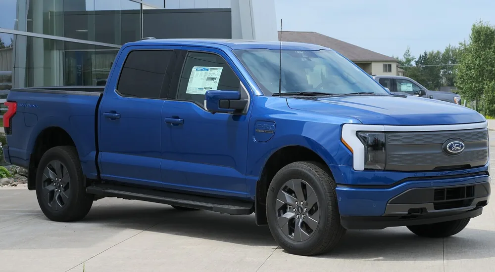 2022 Ford F-150 Lightning 4WD