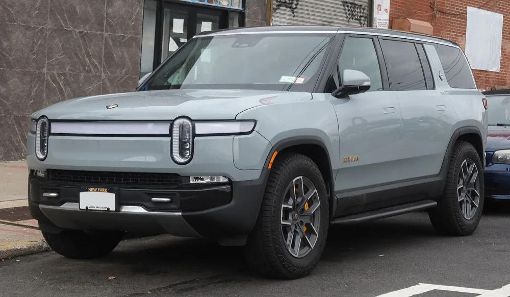 2022 Rivian R1S