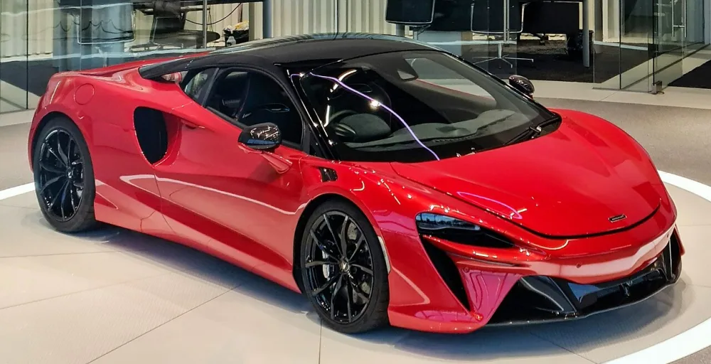 2023 McLaren Automotive Artura