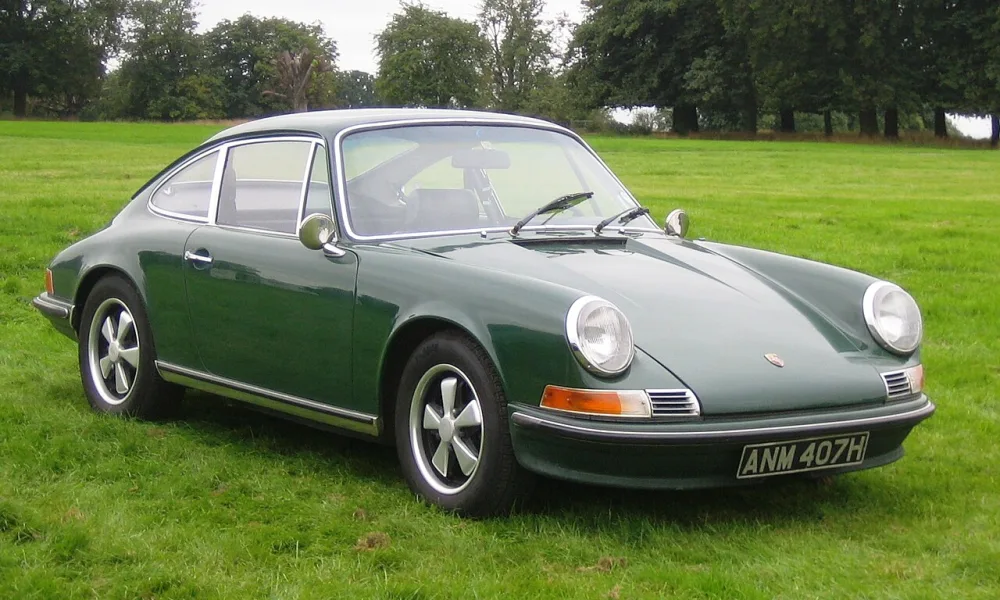 2023 Porsche 911 Carrera 4 Cabriolet