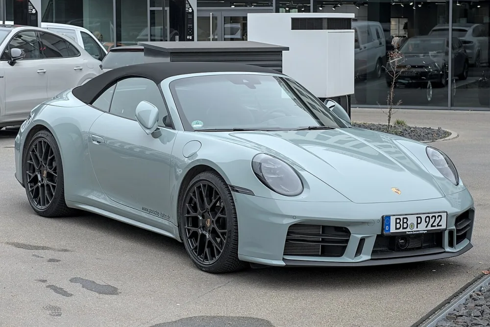 2023 Porsche 911 Carrera 4 GTS