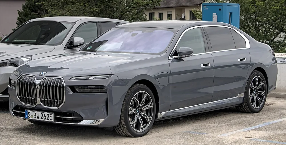2024 BMW iX xDrive50 (21 inch wheels)