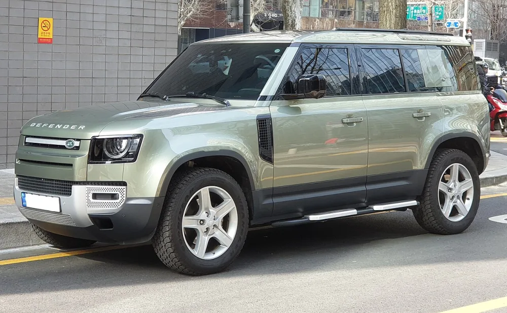 2024 Land Rover Defender 130 P300 MHEV
