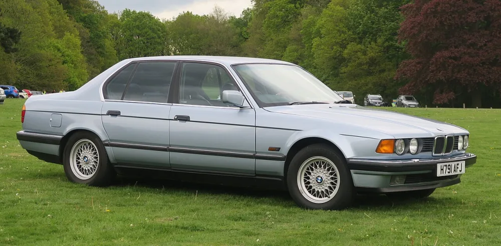 2025 BMW 740i Sedan