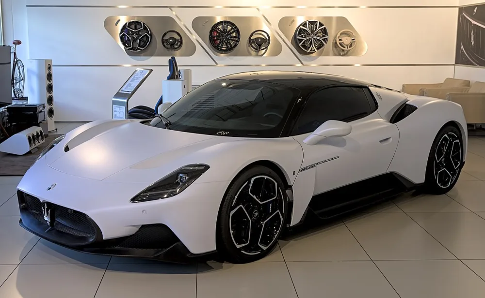 2025 Maserati MC20