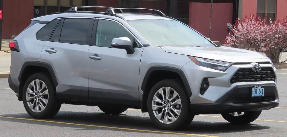 2025 Toyota RAV4 AWD LE
