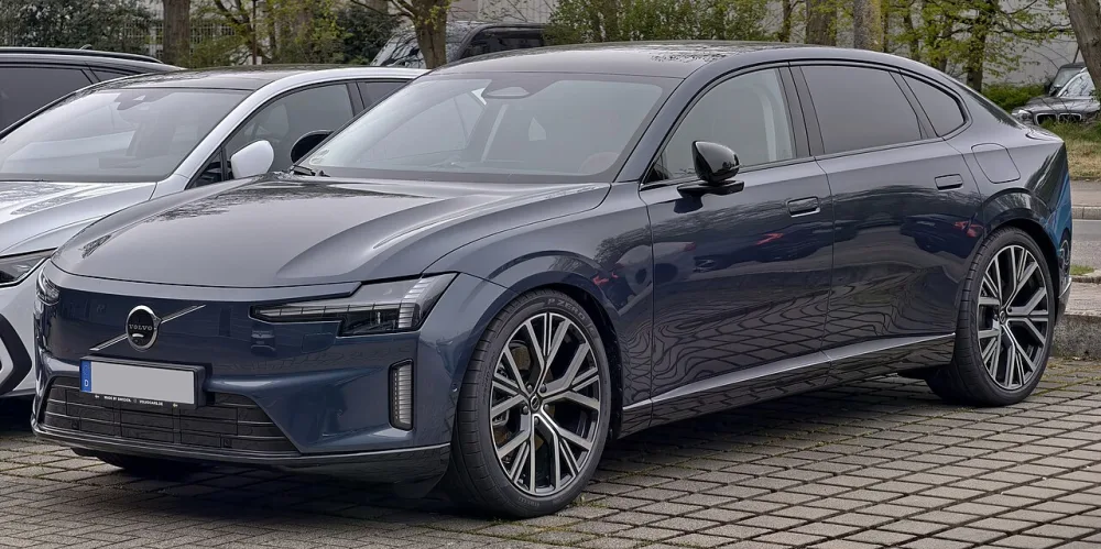 2025 Volvo EX40