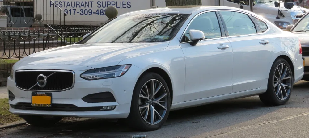 2025 Volvo S90 T8 AWD